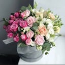 Hat box with flowers 'About you'