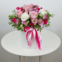 Blumenbox 'Fräulein schön: Hutschachtel mit pinke Rosen'