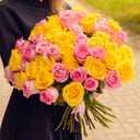 Blumenstrauß 'Aus gelben und rosa Rosen, 51 Stk'