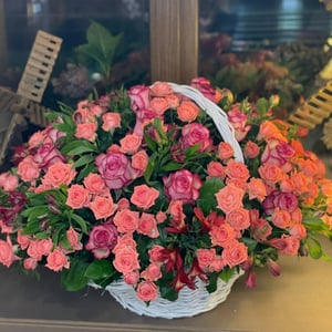 Flower basket 'Garden of eden'