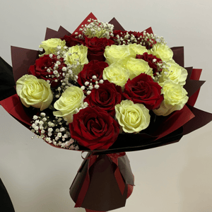 Luxurious bouquet of Ecuadorian roses
