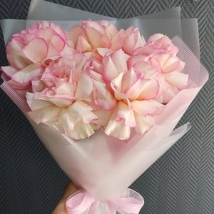 Blumenstrauß 'Französische rosa Rosen'