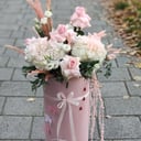Hat box with flowers 'Gentle Princess'