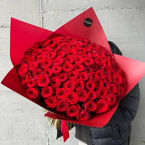 Blumenstrauß 100 rote Rosen in Rot