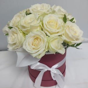 Blumenbox 'Roses in a hatbox'