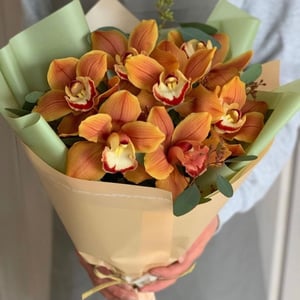 Ramo 'Bouquet of coffee orchids'