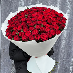 Blumenstrauß '101 rote Rosen mit Lieferung nach Kiew'