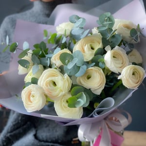 Ranunculus with eucalyptus