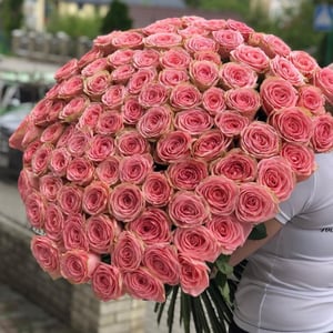 Bouquet '101 roses with a ribbon'