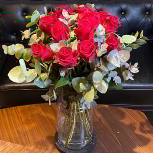 Bouquet of red roses