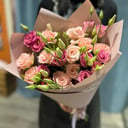 Bouquet of eustoma and bush rose