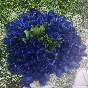 A bouquet of 100 blue roses