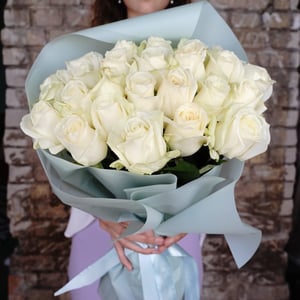 Bouquet 'The tenderness of white roses'