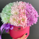 Hat box with flowers 'French Kiss'