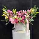 Hat box with flowers 'Floral Fantacy'