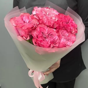 Blumenstrauß 'Pfingstrosenblütige Rose'