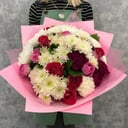 Blumenstrauß 'Strauß aus weißen Chrysanthemen, Rosen und Dianthus'