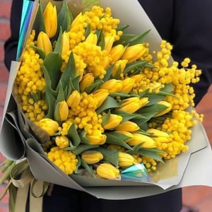Bouquet 'Mimosa with tulips'