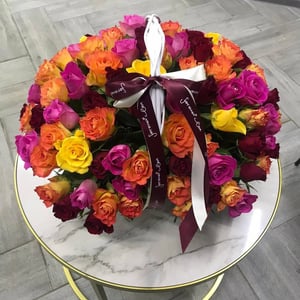 Flower basket 'Basket with 101 roses'
