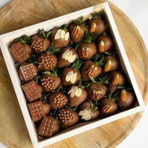 Fresas bañadas en chocolate «Женева» - 25 piezas.