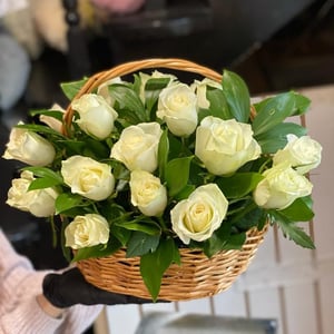 Flower basket 'White dreams'