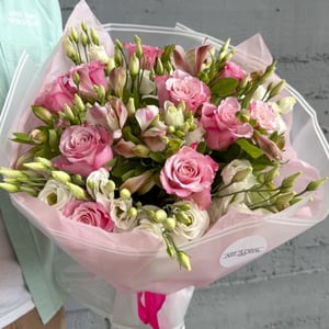 Pink Roses & Lisianthus Bouquet