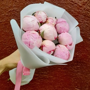 Ramo '9 peonias rosas'
