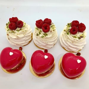 A set of cakes "For the beloved"
