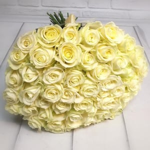 Bouquet '51 white roses 50 cm'