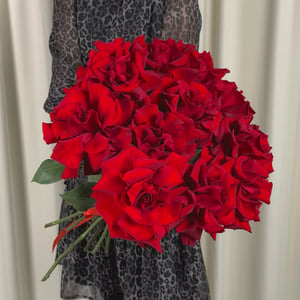Blumenstrauß mit 11 roten französischen Rosen