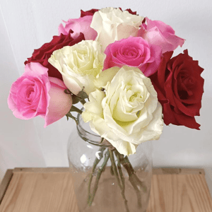Ramo de rosas de tres colores