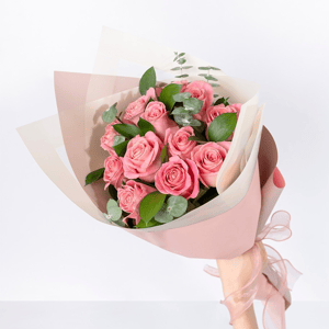 Bouquet of 12 pink roses