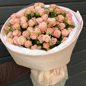 Blumenstrauß 'Spitzen-Bouquet mit Gartenrosen, 13 Stiele'