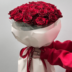 25 burgundy roses Ecuador per package