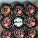Brownie cupcakes with berries