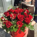 Hat box with flowers 'Box with a red rose'