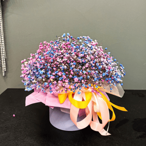 Hat box with flowers 'Lilac clouds'