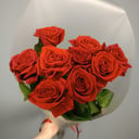 9 bright roses in a stylish design