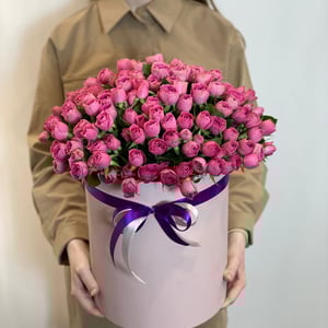 Hat box with flowers 'Akitno'