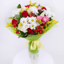 Bouquet 'Sealed with a kiss: Roses and white Chrysanthemums'