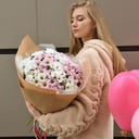 Mono ramo de crisantemos