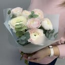 Bouquet of 7 ranunculus Khanov 28