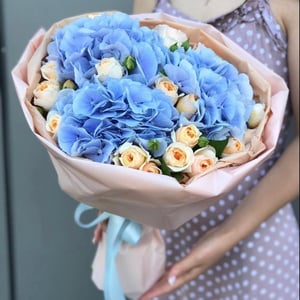 Ramo 'Blue hydrangeas'