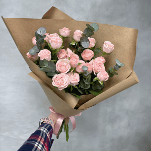 Ramo de rosas ramificadas