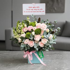 Flower basket 'Blush Affection Box'