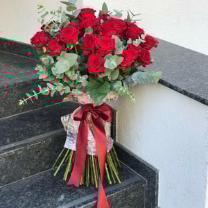 Red roses bouquet