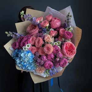 Bouquet '7 The Chariot — A Tarot Collection'