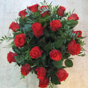 Blumenstrauß '18 rote Rosen mit Pistazie'