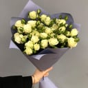Bouquet of cream spray roses