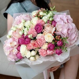Mega ramo de hortensias y rosas peonía